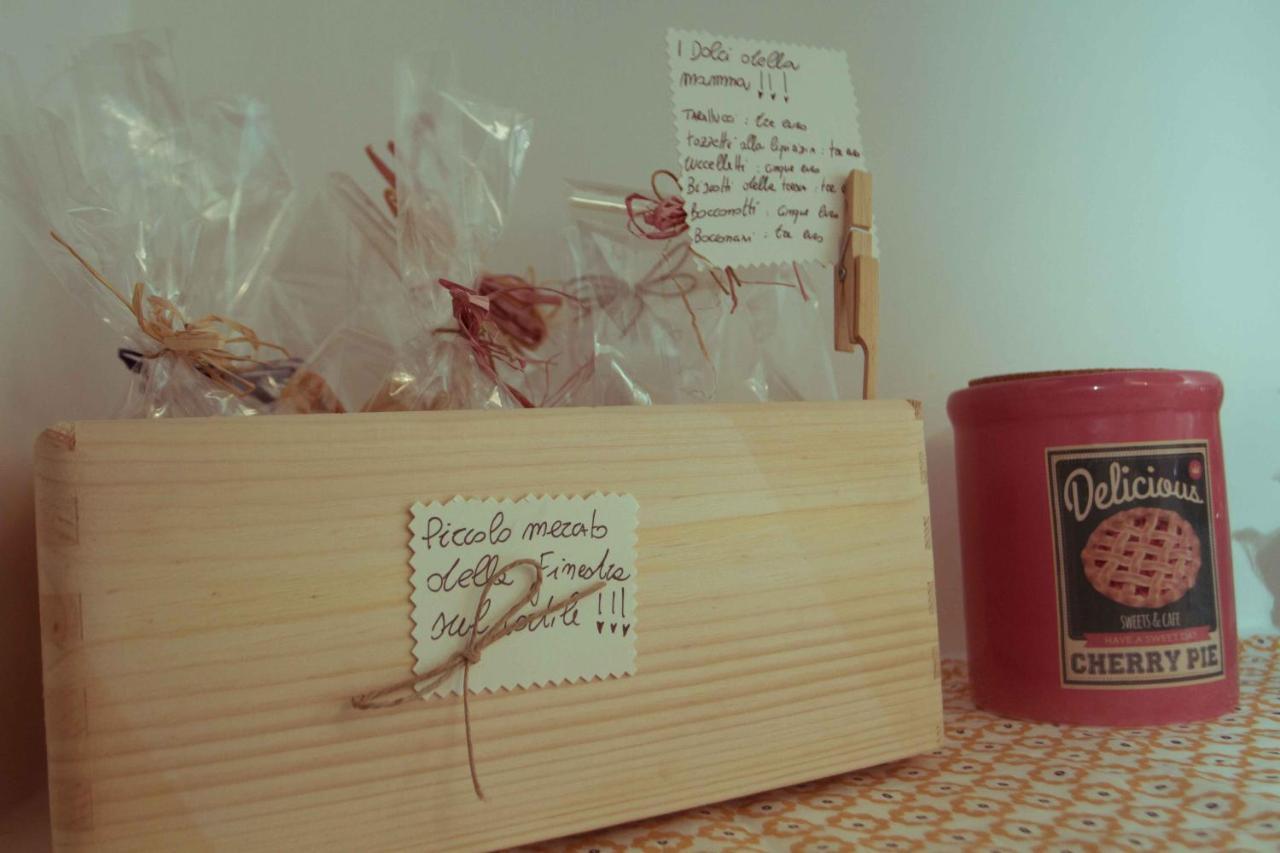Bed and Breakfast La Finestra Sul Cortile Atri Exterior foto