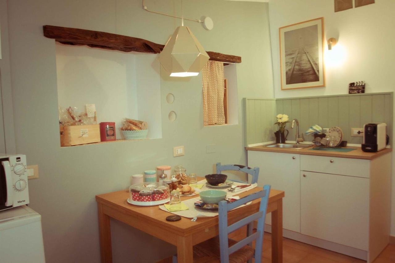 Bed and Breakfast La Finestra Sul Cortile Atri Exterior foto