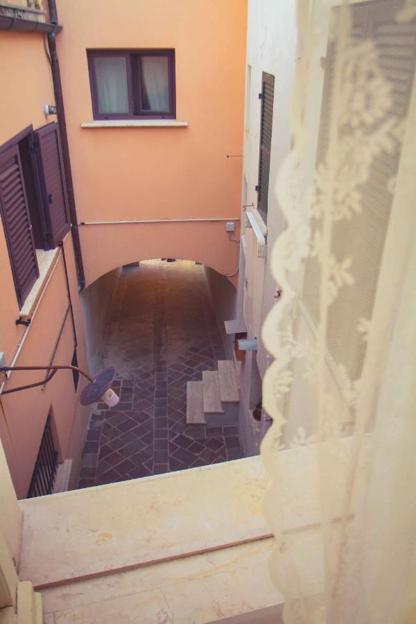 Bed and Breakfast La Finestra Sul Cortile Atri Exterior foto